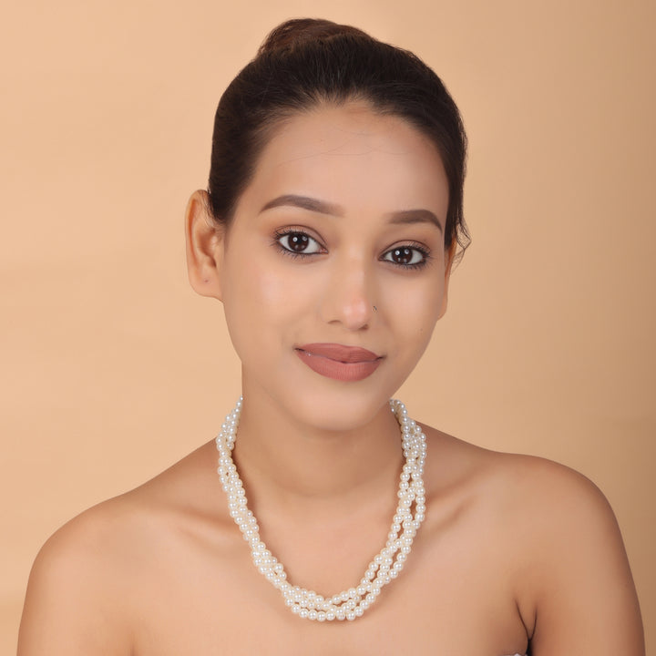 Twisted Elegance Pearl Necklace – Timeless Western Grace by OLIARI