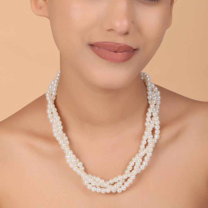 Twisted Elegance Pearl Necklace – Timeless Western Grace by OLIARI