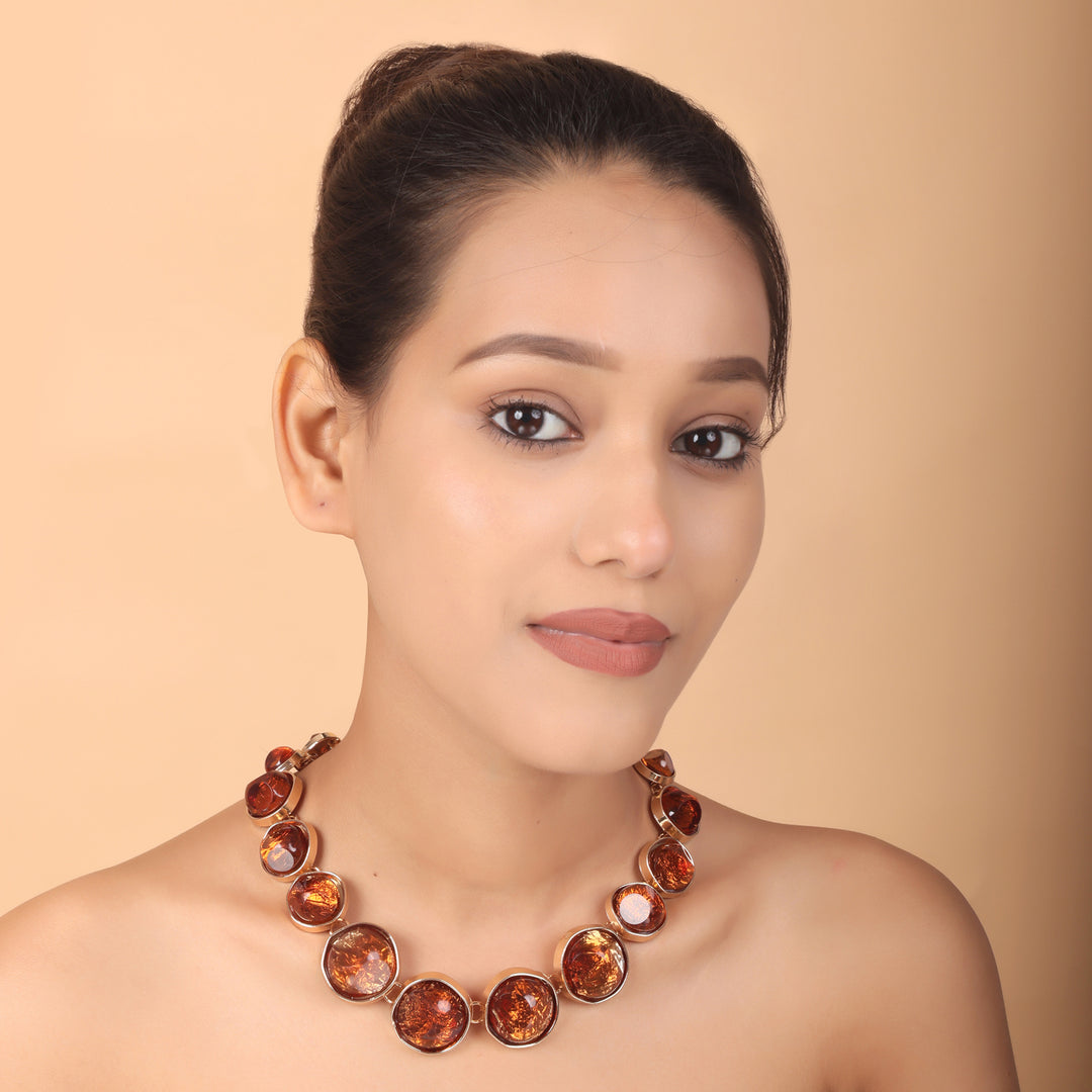 Amber Glow Textured Resin Statement Necklace – Modern Luxe by OLIARI