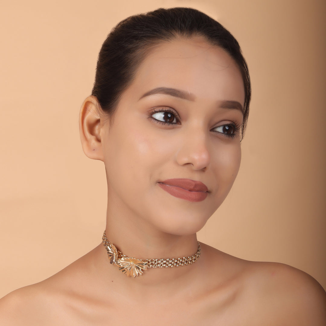 Golden Radiance Mesh Choker – Modern Statement by OLIARI