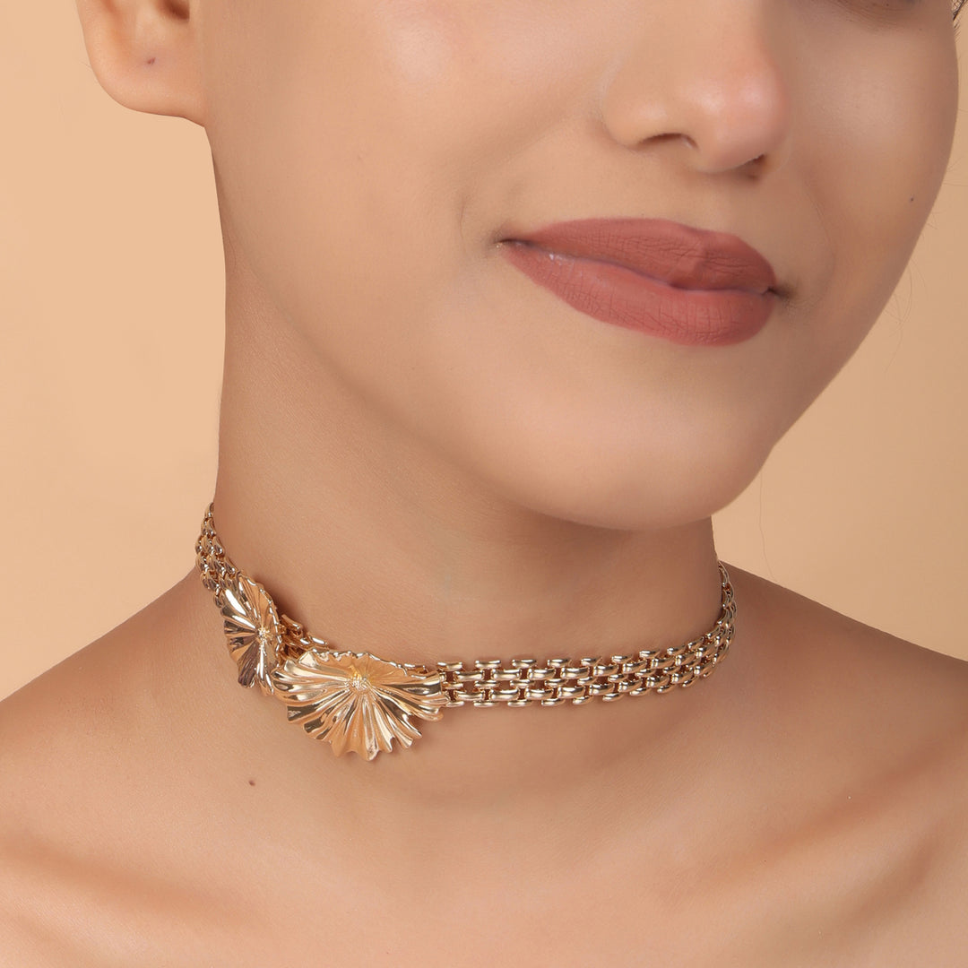 Golden Radiance Mesh Choker – Modern Statement by OLIARI
