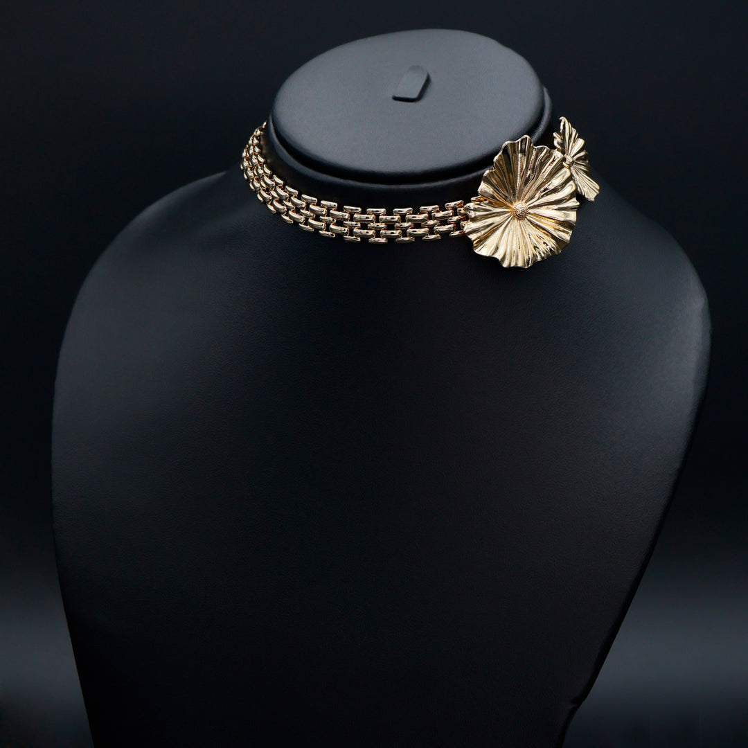 Golden Radiance Mesh Choker – Modern Statement by OLIARI