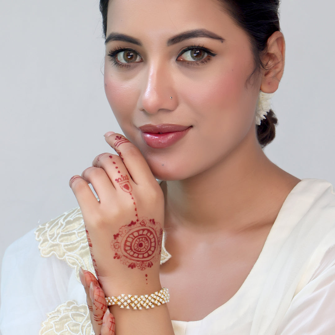 Classic Pearl & Gold Mesh Bracelet