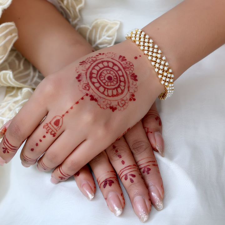 Classic Pearl & Gold Mesh Bracelet