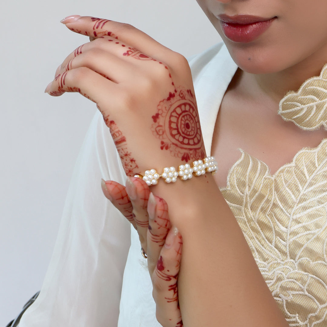 Floral Cluster Pearl Bracelet