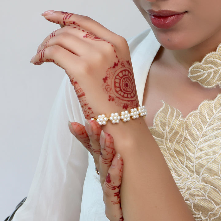 Floral Cluster Pearl Bracelet