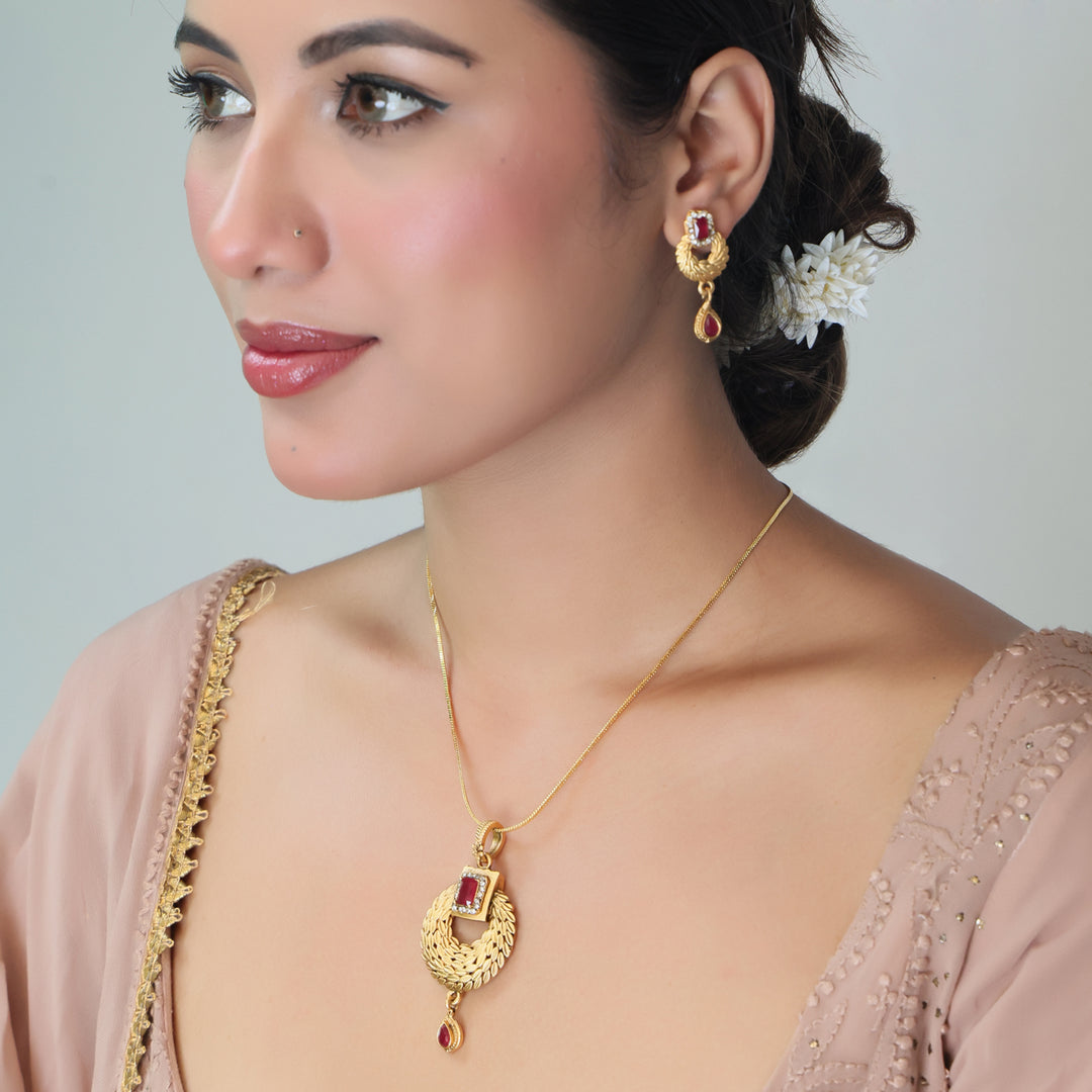Regal Ruby Gold-Plated Pendant Necklace Set