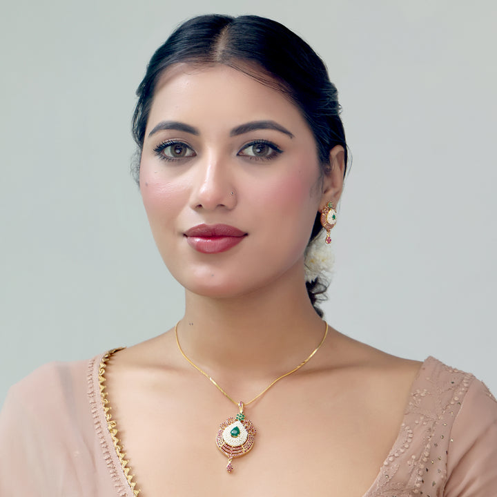 Elegant Emerald Stone Pendant Necklace Set