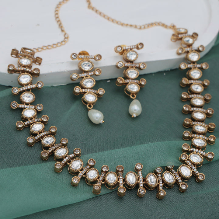 Elegant Kundan Pearl Necklace Set