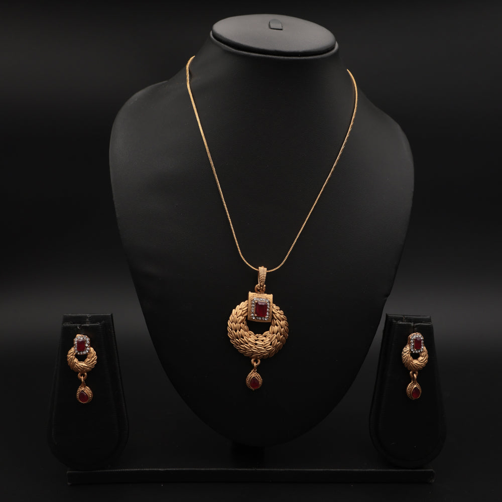 Regal Ruby Gold-Plated Pendant Necklace Set