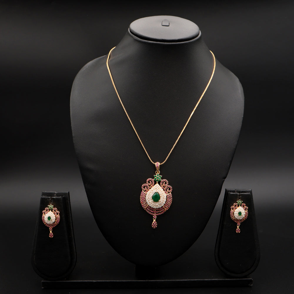 Elegant Emerald Stone Pendant Necklace Set