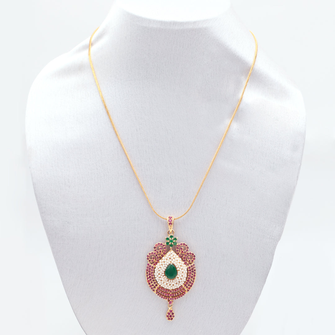 Elegant Emerald Stone Pendant Necklace Set