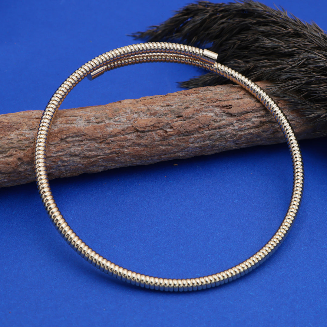 Sleek Gold Mesh Choker Necklace