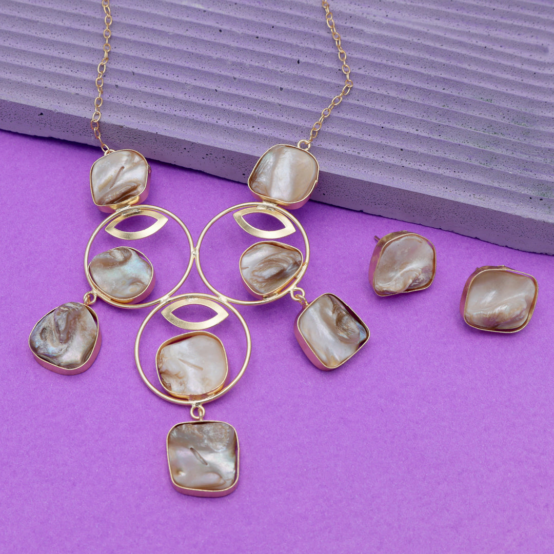Lustrous Shell Statement Necklace Set