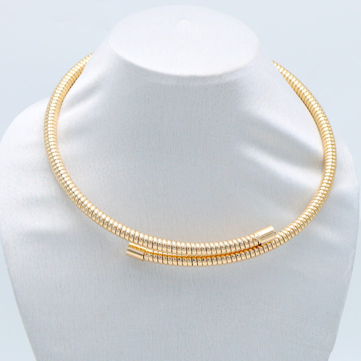 Sleek Gold Mesh Choker Necklace