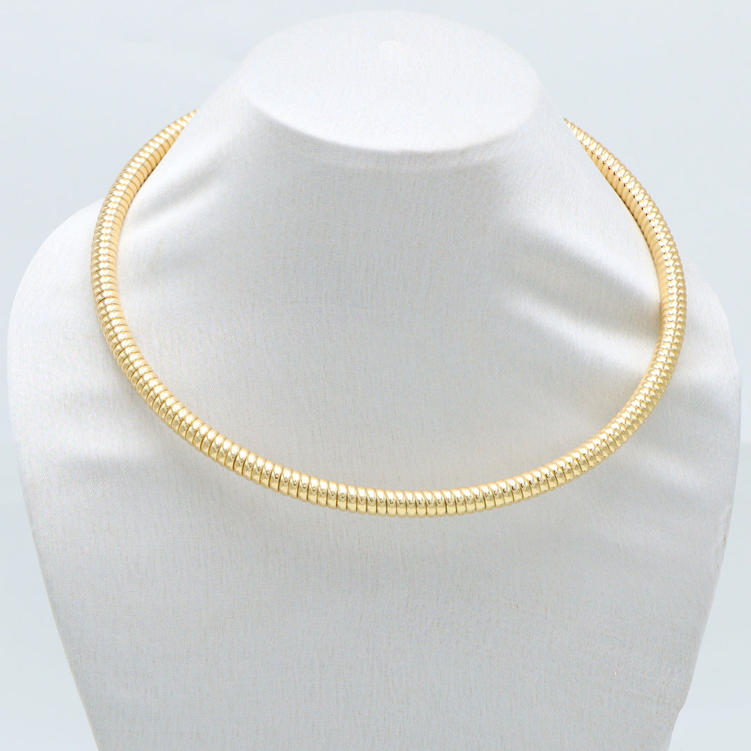 Sleek Gold Mesh Choker Necklace