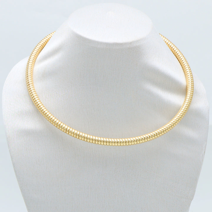 Sleek Gold Mesh Choker Necklace