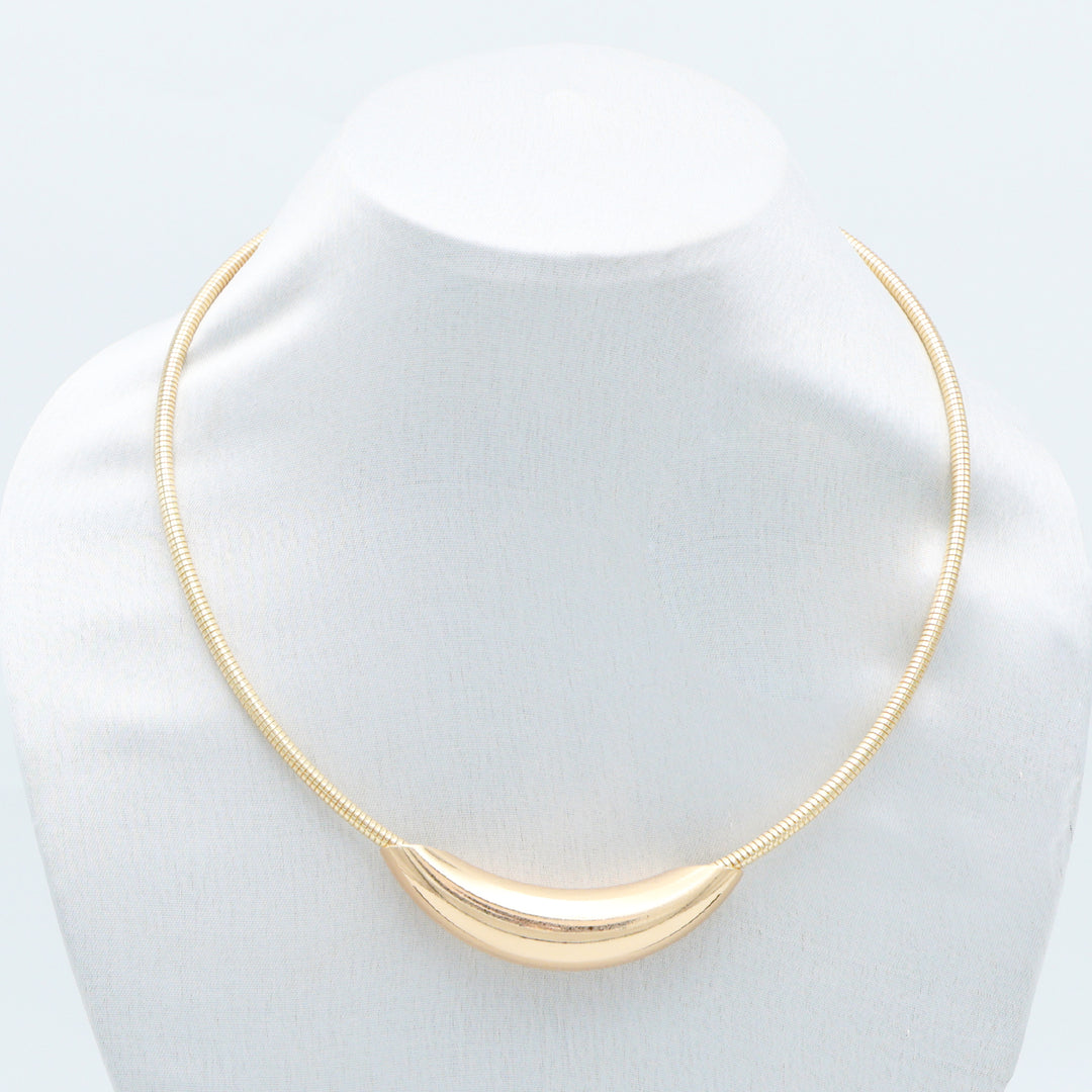 Sculpted Gold Curve Choker Necklace