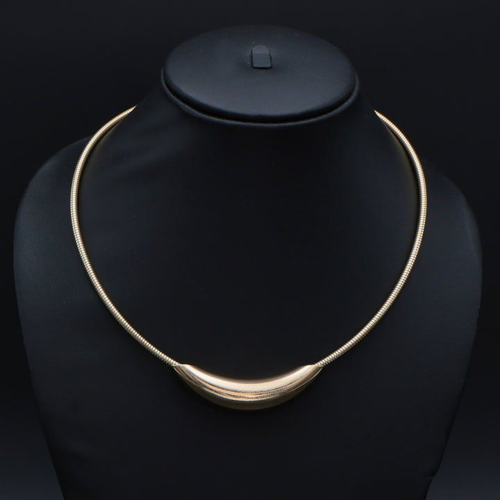 Sculpted Gold Curve Choker Necklace