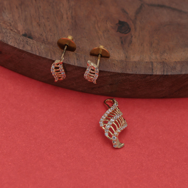 Gold-Toned Leaf Pendant Necklace Set