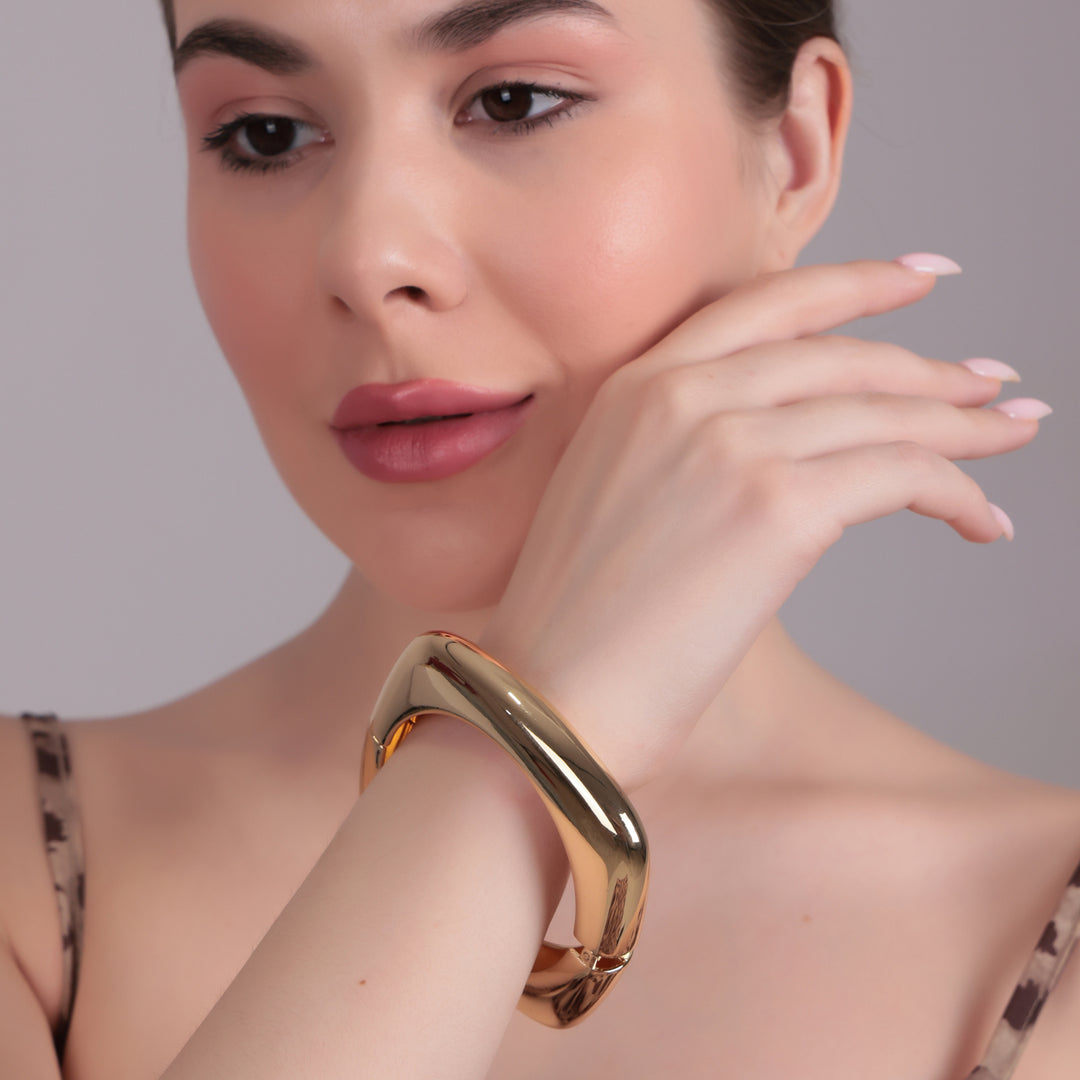 Sleek Gold-Tone Minimalist Cuff Bracelet