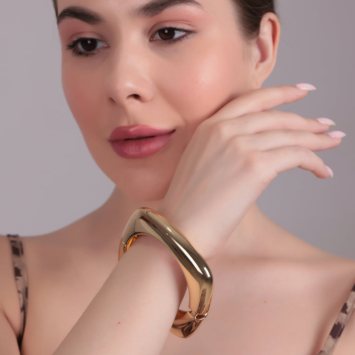 Sleek Gold-Tone Minimalist Cuff Bracelet