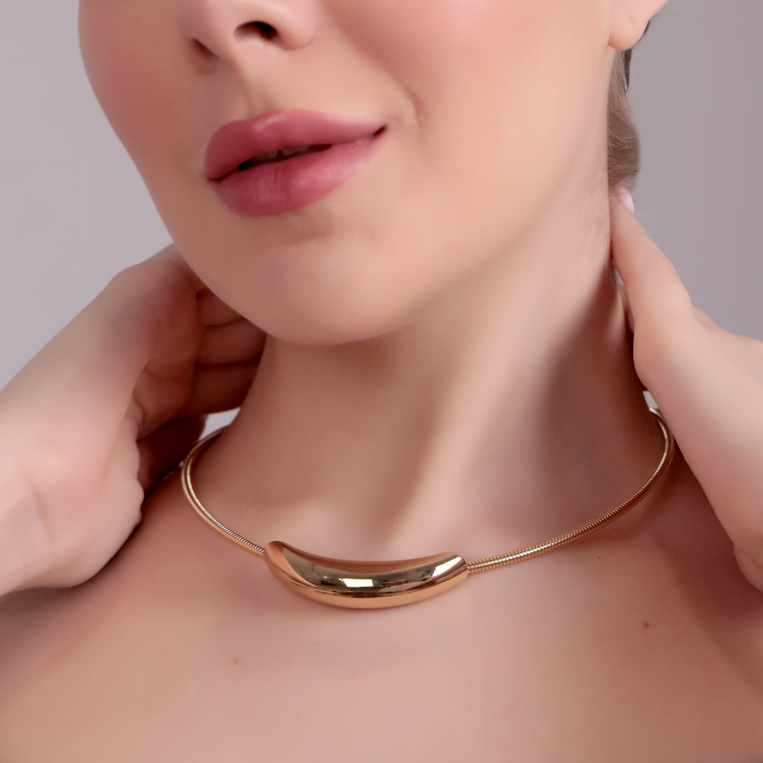 Sculpted Gold Curve Choker Necklace