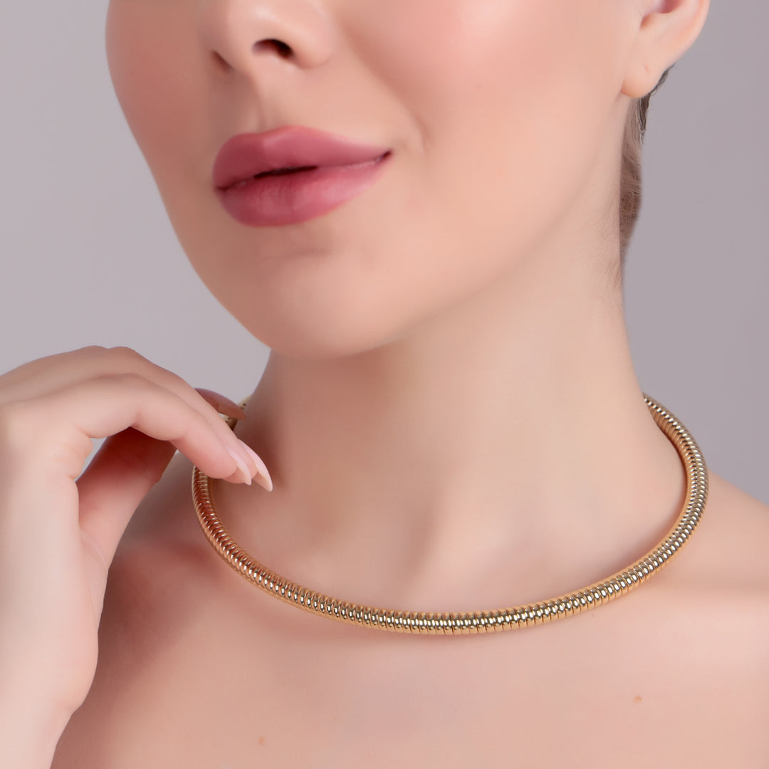 Sleek Gold Mesh Choker Necklace