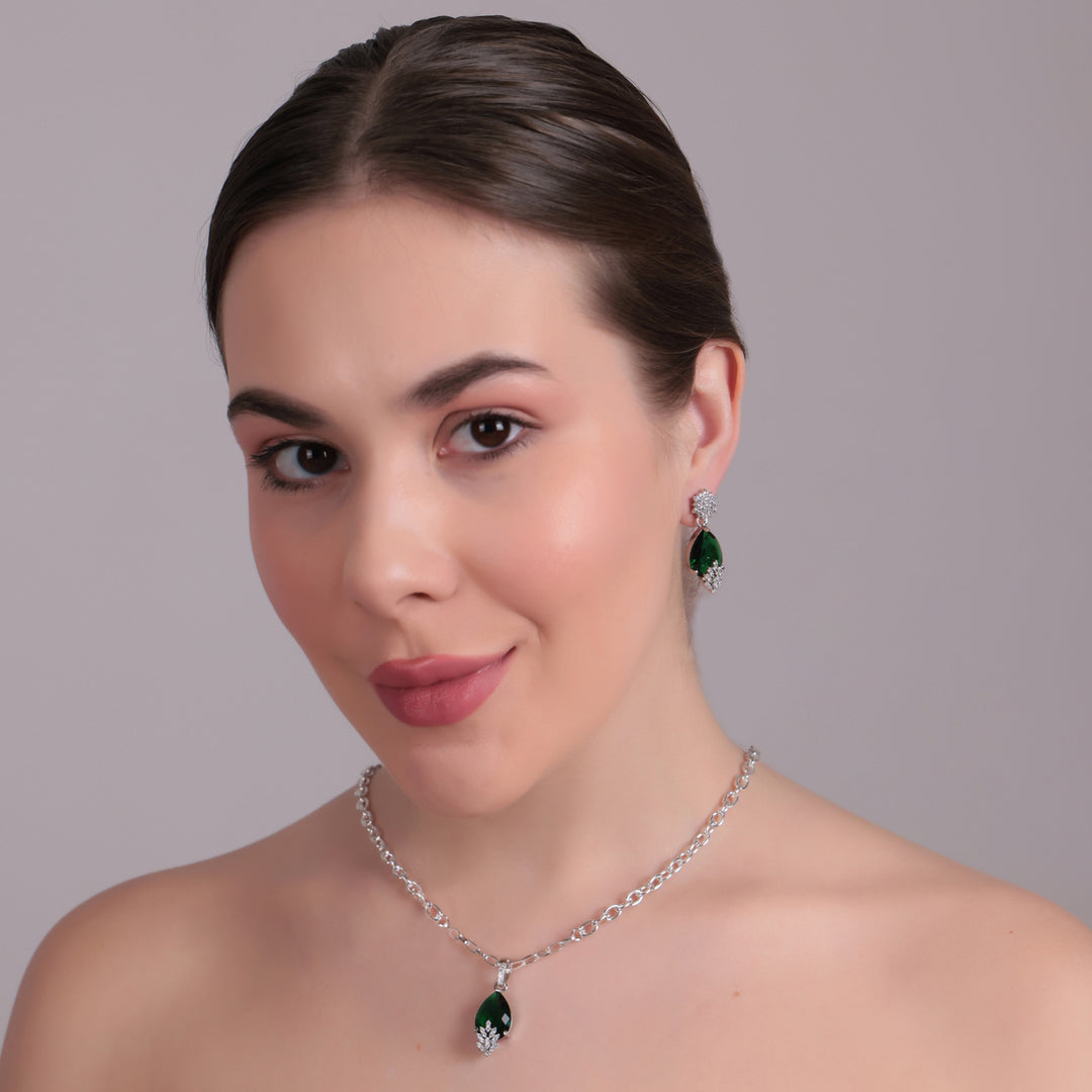 Silver Crystal Chain Necklace Set with Emerald Green Stones