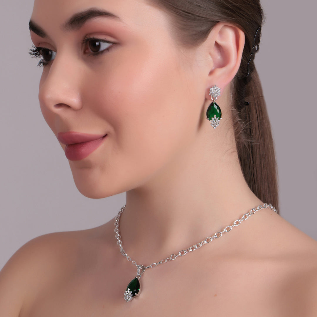 Silver Crystal Chain Necklace Set with Emerald Green Stones