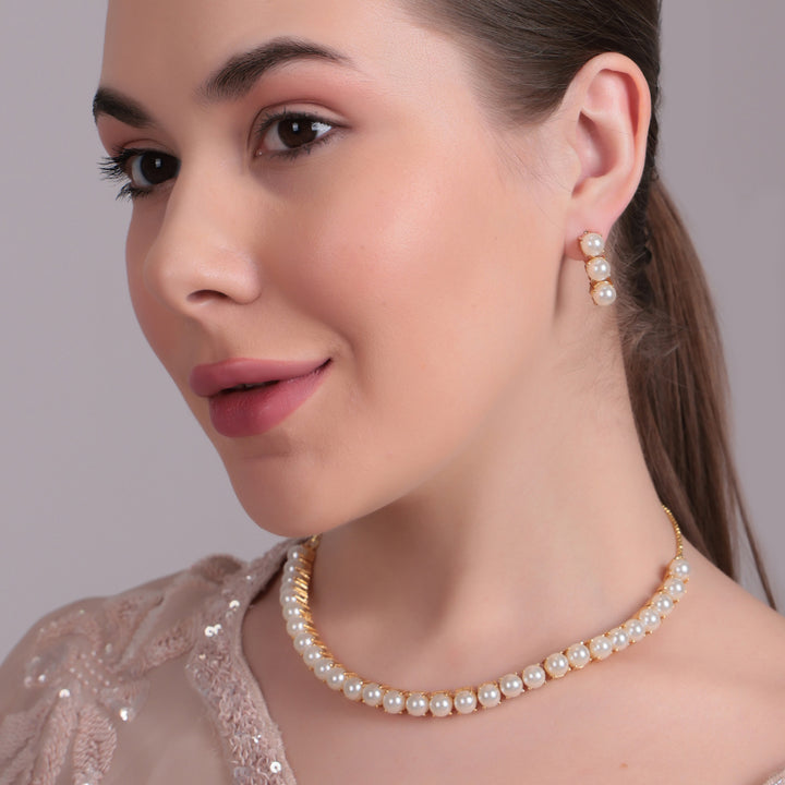 Classic Gold–Pearl Short Necklace Set