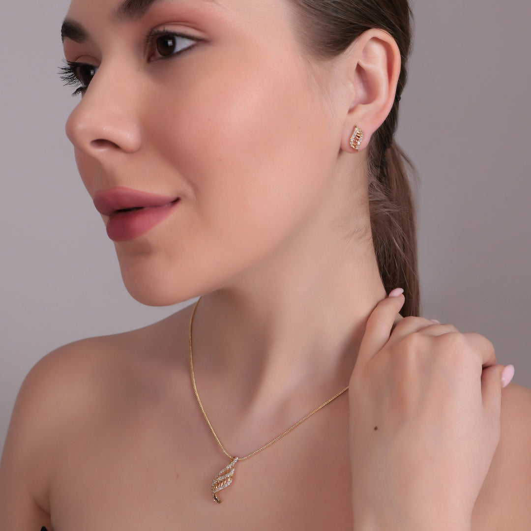 Gold-Toned Leaf Pendant Necklace Set