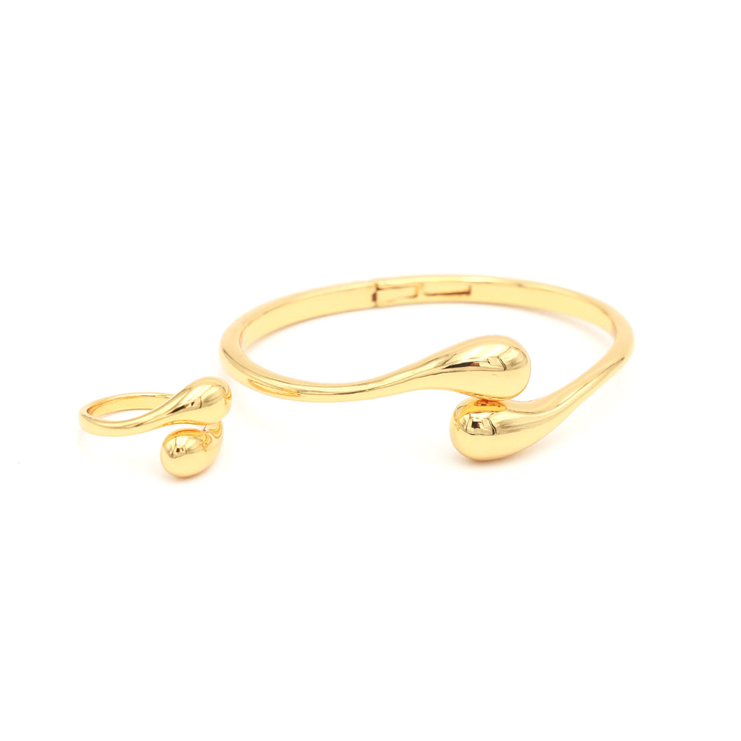 Lumé Sculpted Gold Bracelet & Ring Set