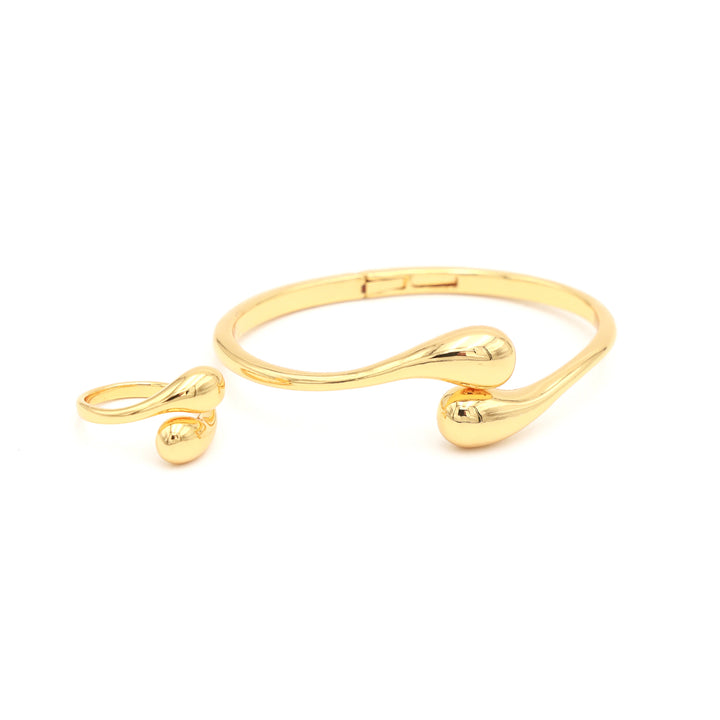 Lumé Sculpted Gold Bracelet & Ring Set