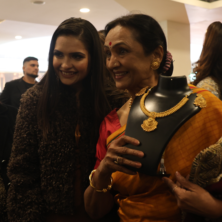 Antique Gold Temple Necklace Set with Emerald Detailing